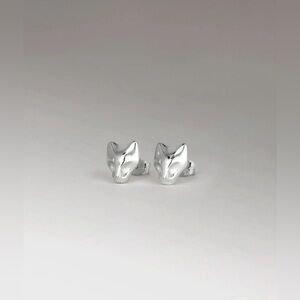 Swedish Handcrafted/Upcycled 935
Sterling Silver Lynx Earrings. 🆕 💕